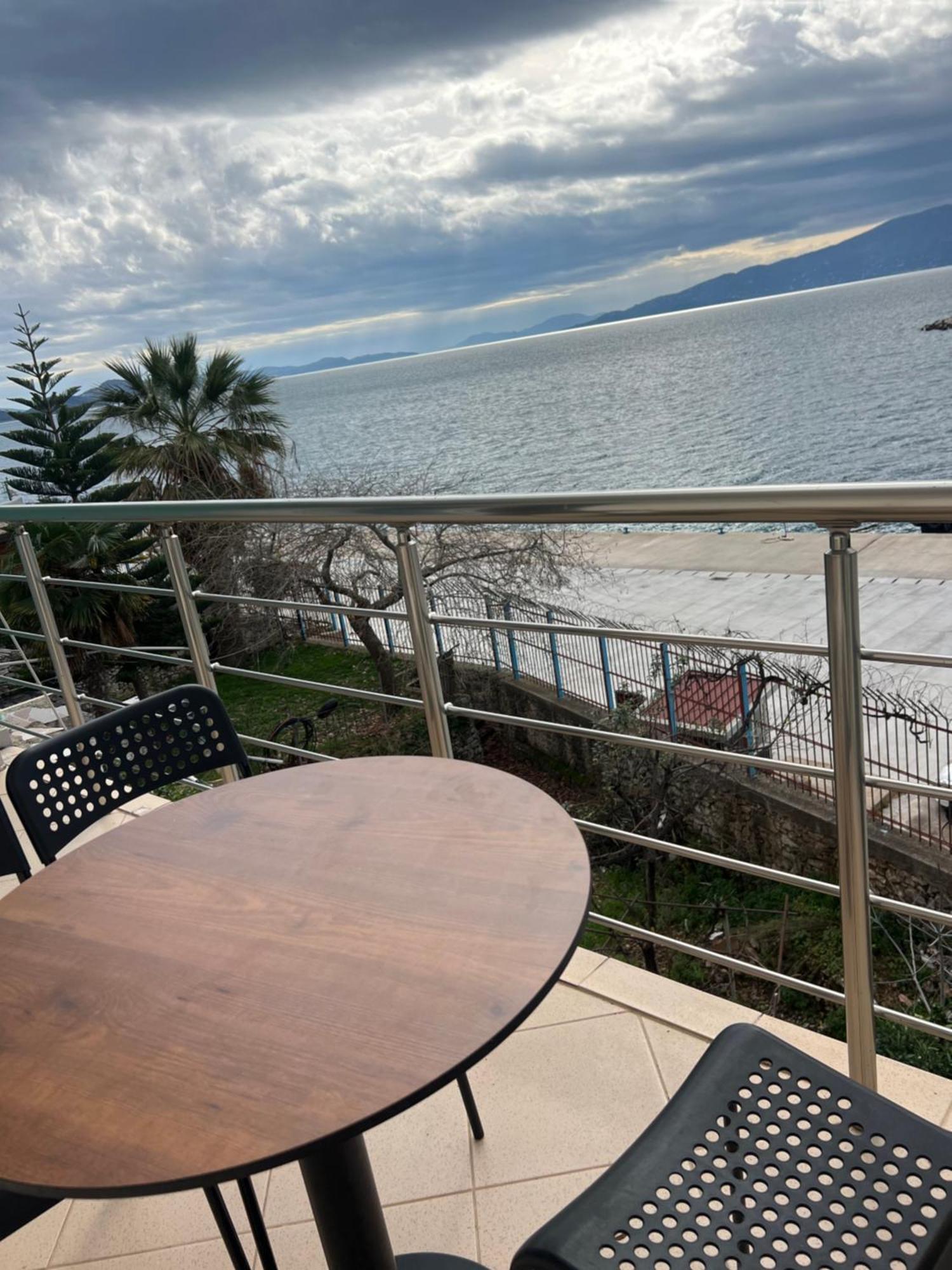 Majki Beach Apartments Sarande Ngoại thất bức ảnh