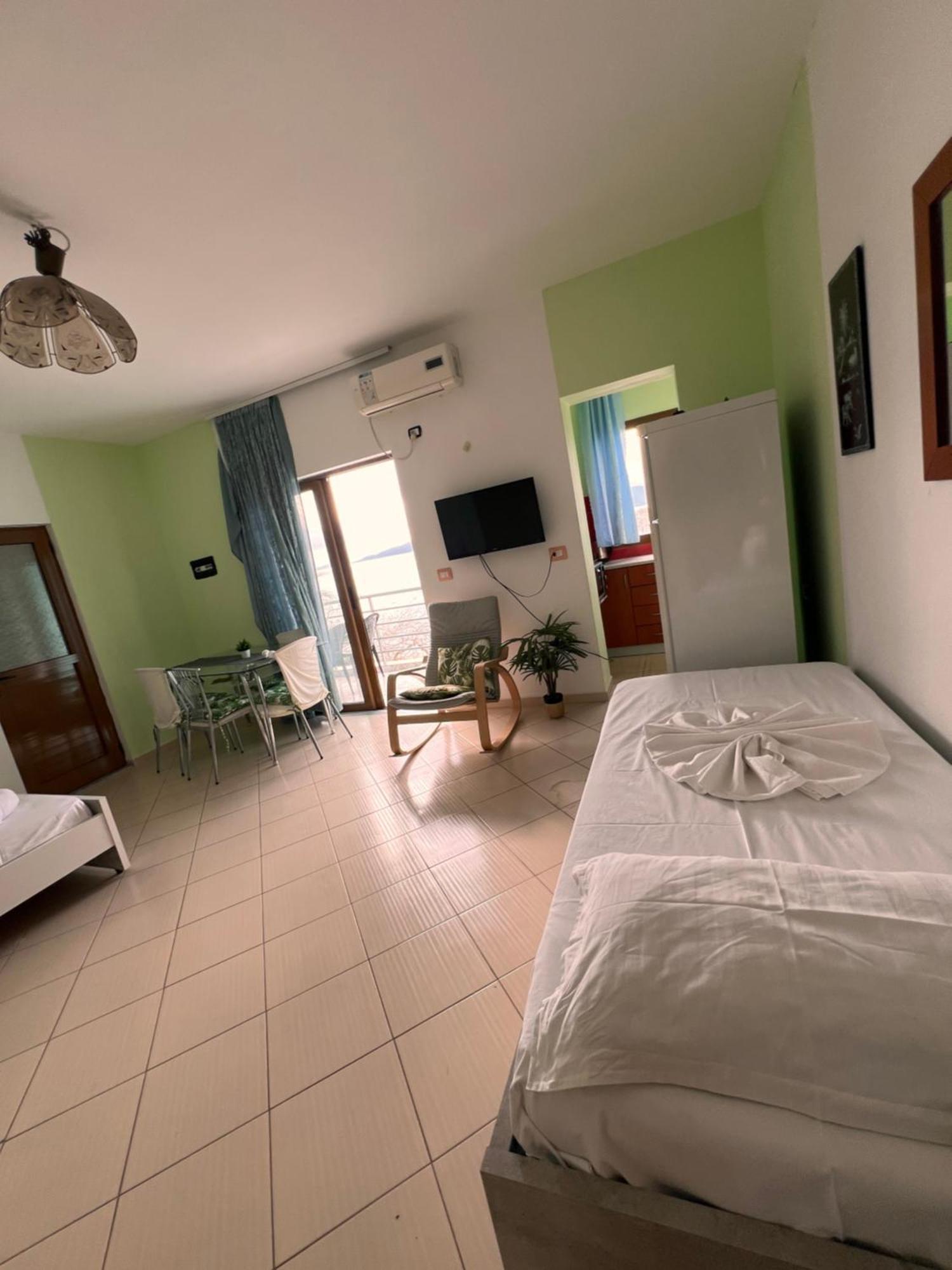 Majki Beach Apartments Sarande Ngoại thất bức ảnh
