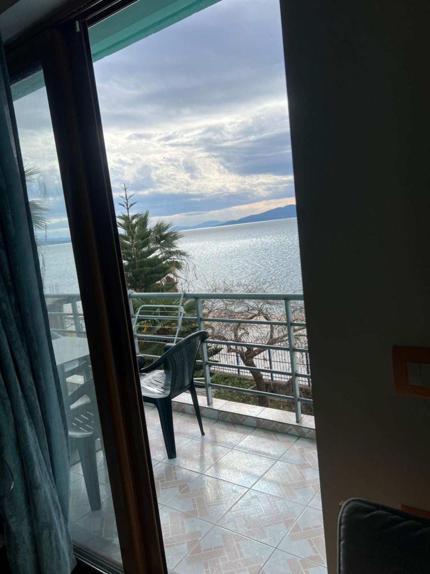 Majki Beach Apartments Sarande Ngoại thất bức ảnh