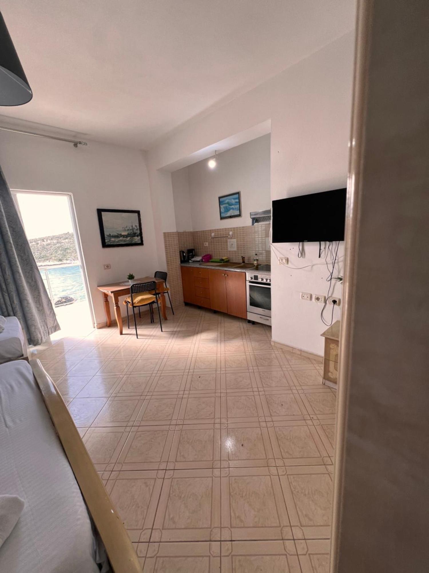 Majki Beach Apartments Sarande Ngoại thất bức ảnh