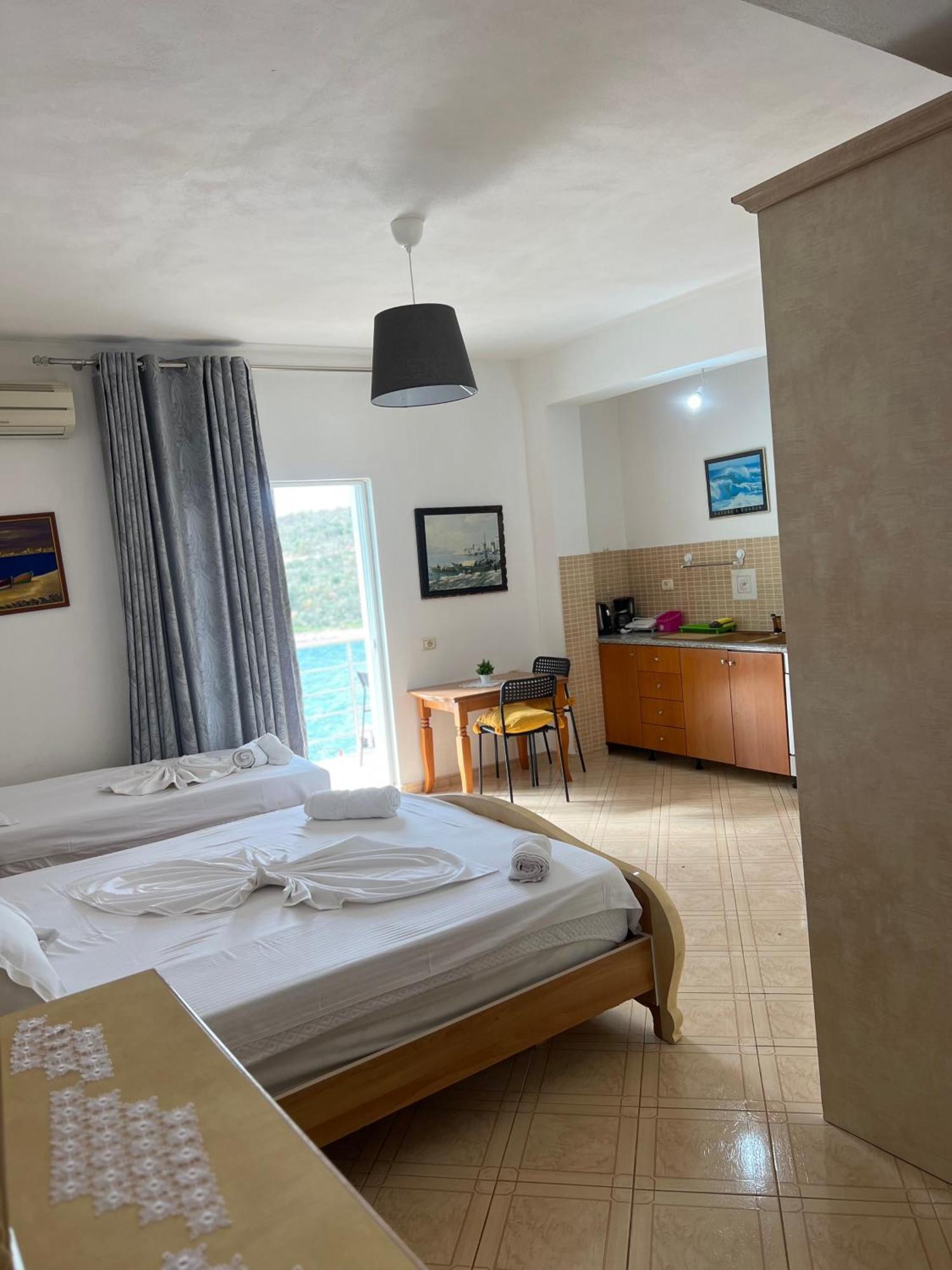 Majki Beach Apartments Sarande Ngoại thất bức ảnh