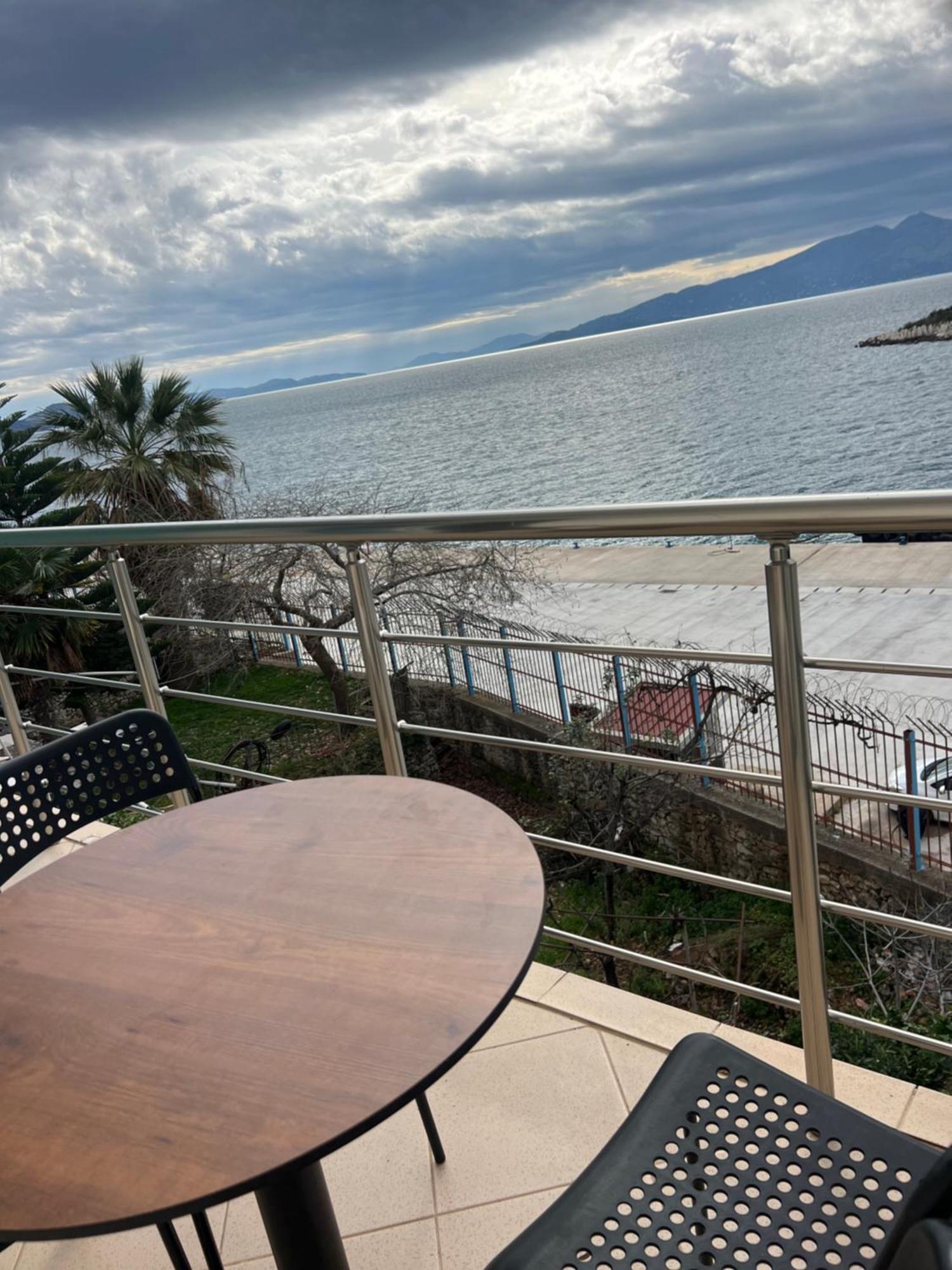 Majki Beach Apartments Sarande Ngoại thất bức ảnh