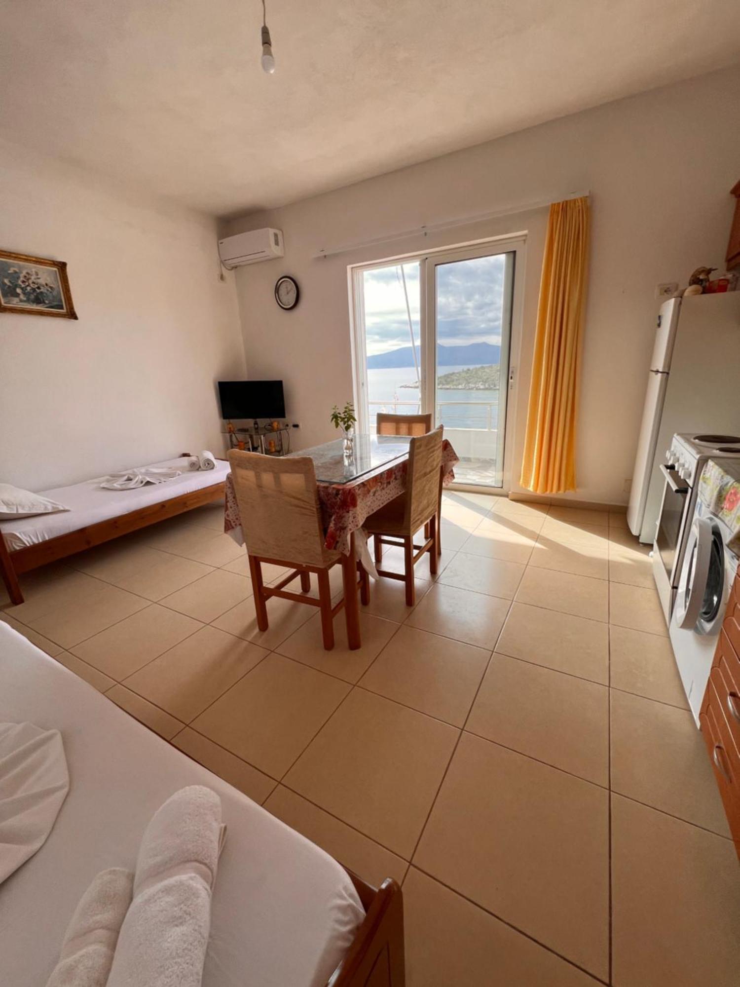 Majki Beach Apartments Sarande Ngoại thất bức ảnh