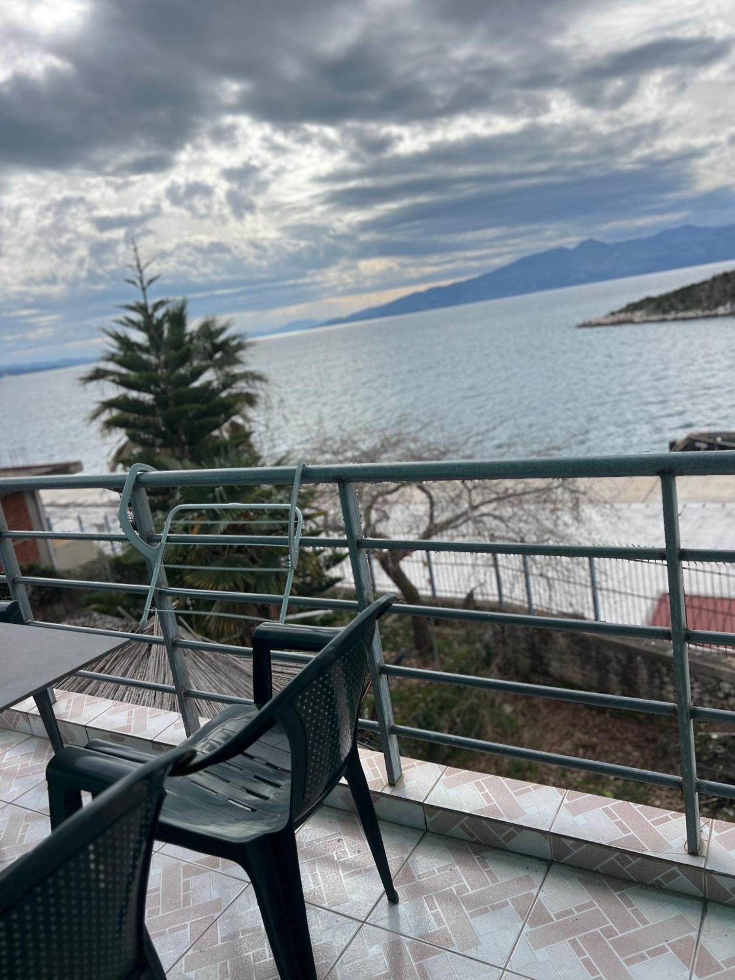 Majki Beach Apartments Sarande Ngoại thất bức ảnh