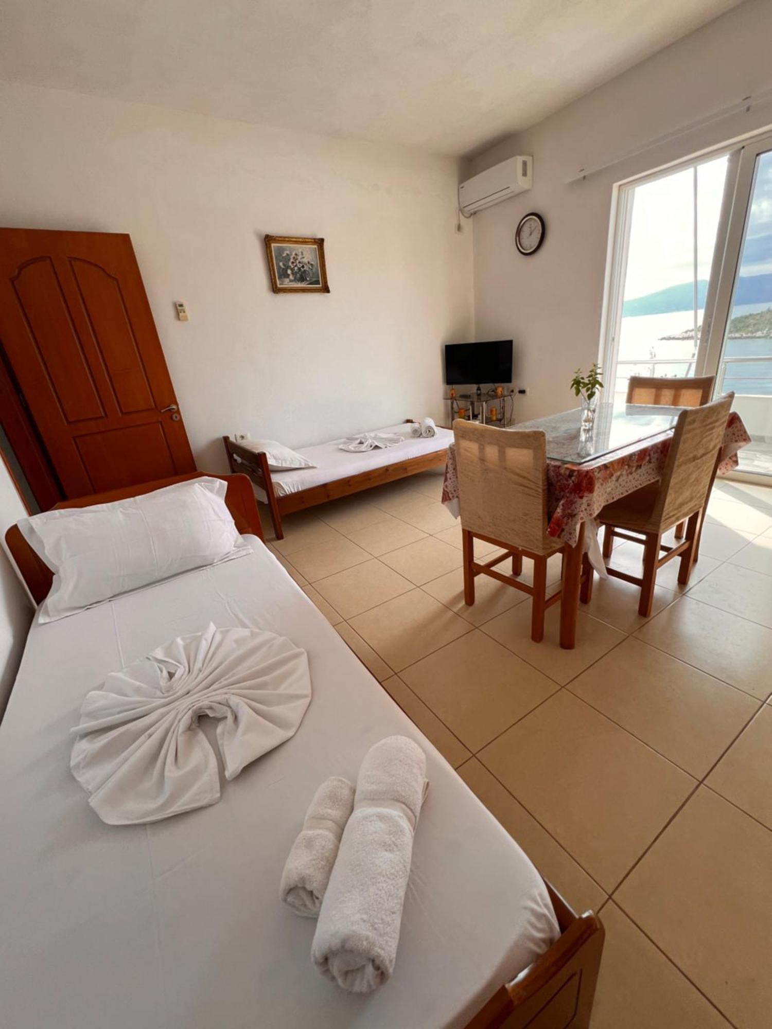 Majki Beach Apartments Sarande Ngoại thất bức ảnh