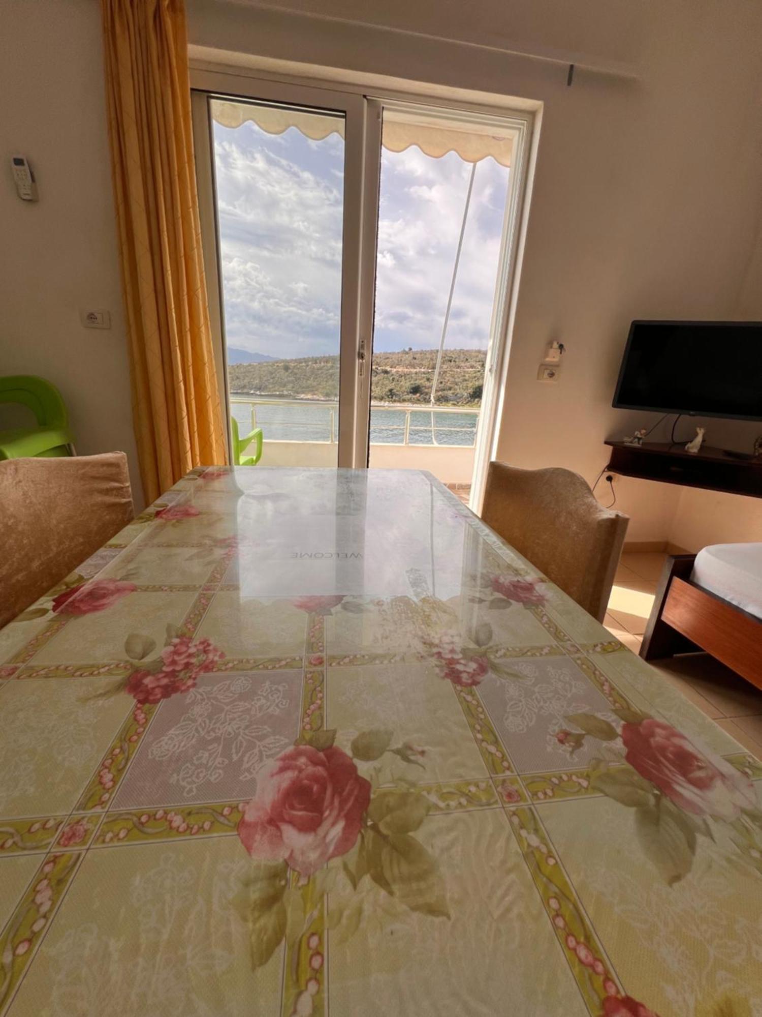 Majki Beach Apartments Sarande Ngoại thất bức ảnh